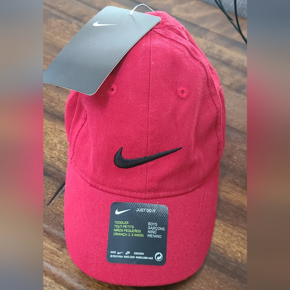NEW WITH TAGS Nike toddler hat